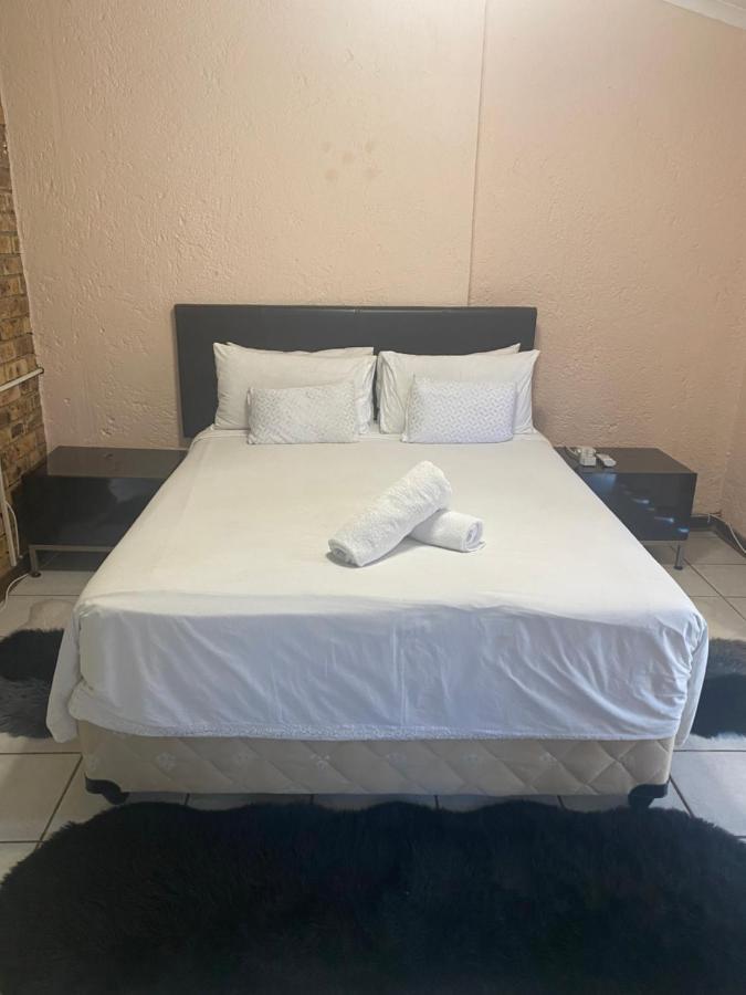 A Pousada Guesthouse Mbombela Eksteriør billede